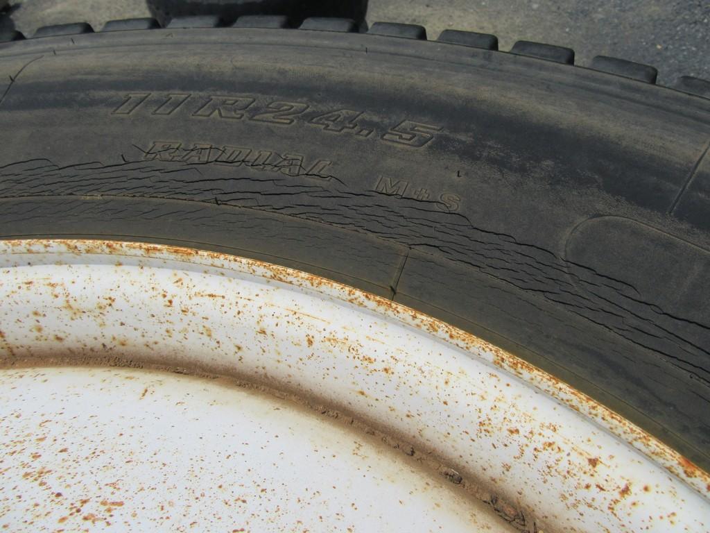 Bridgestone M850