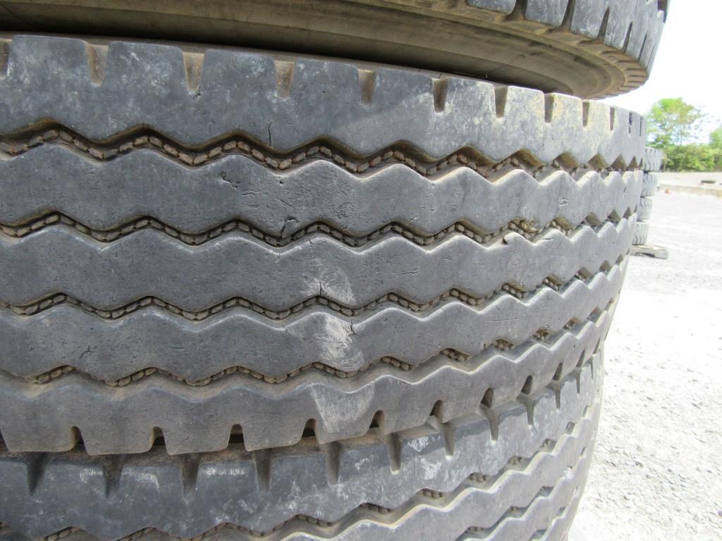 Bridgestone M850