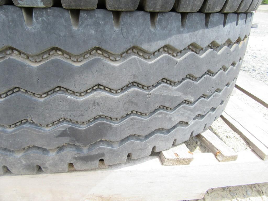 Bridgestone M850