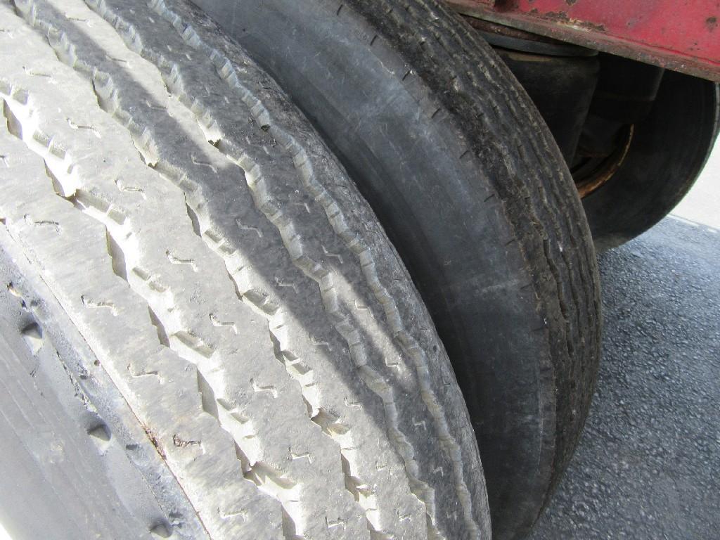 2004 Manac  Flat trailer