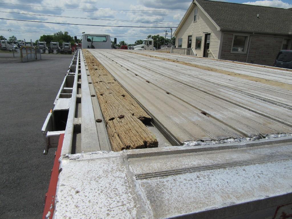 2004 Manac  Flat trailer