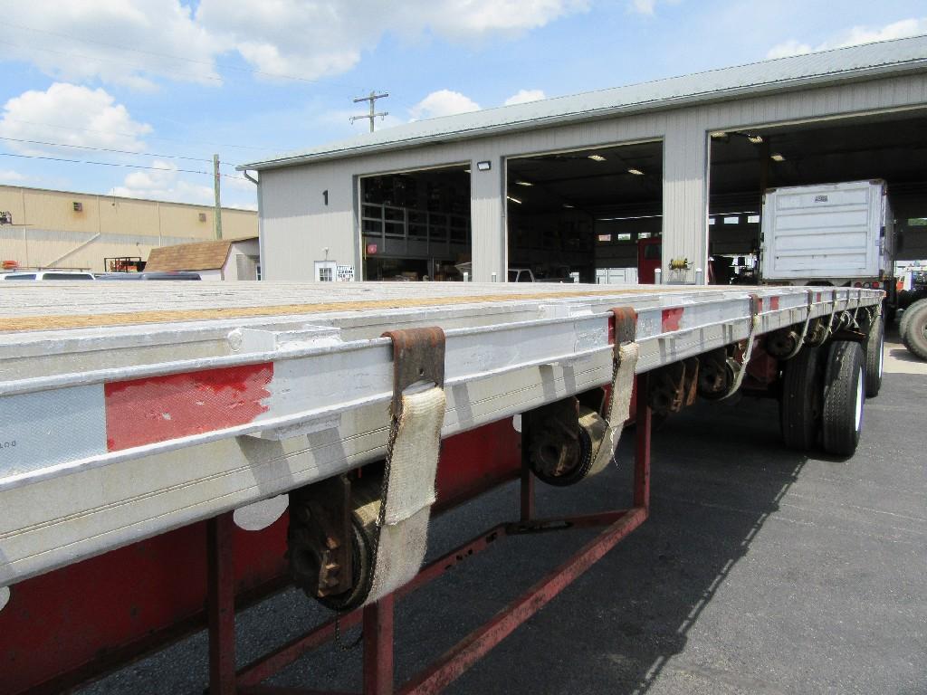2004 Manac  Flat trailer