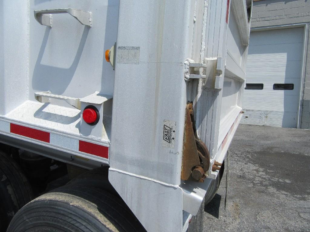 2000 East  dump trailer