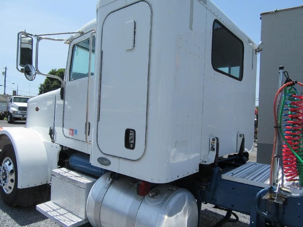 2006 Peterbilt 378 Sleeper tractor