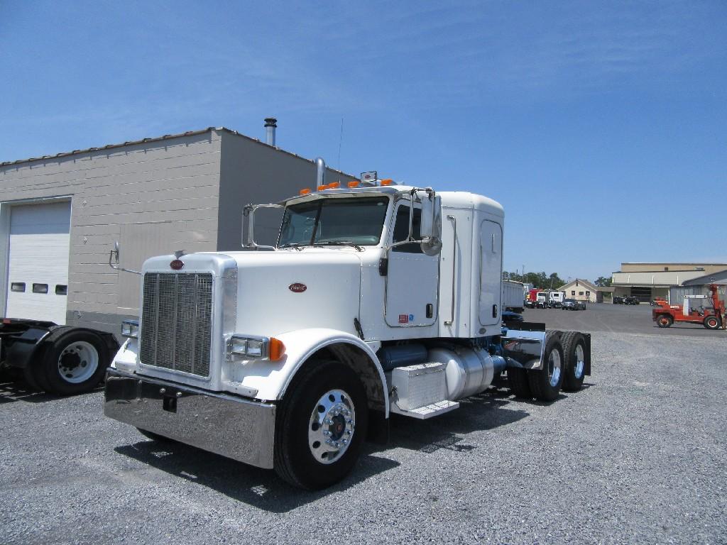 2006 Peterbilt 378 Sleeper tractor