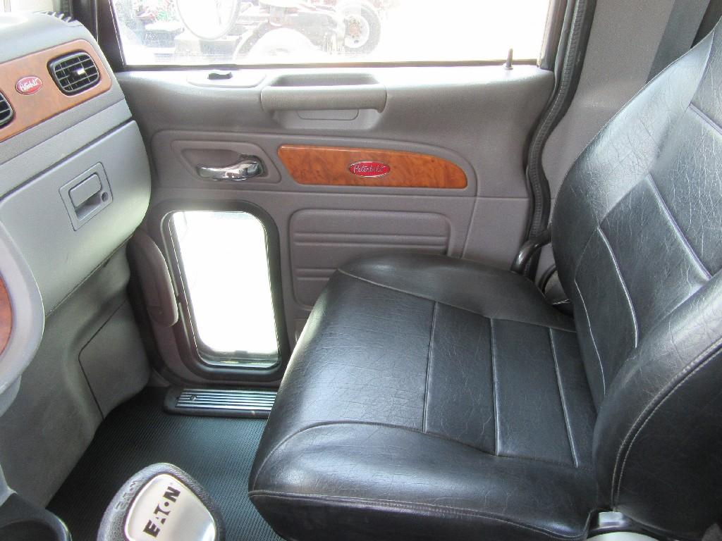 2006 Peterbilt 378 Sleeper tractor