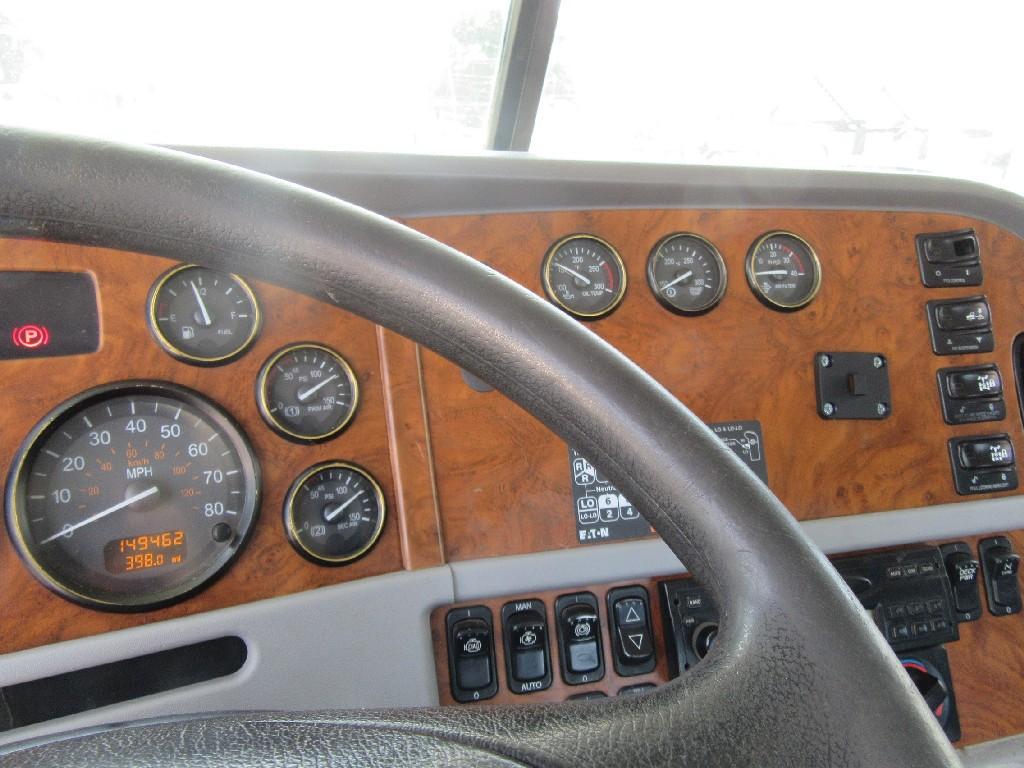 2006 Peterbilt 378 Sleeper tractor