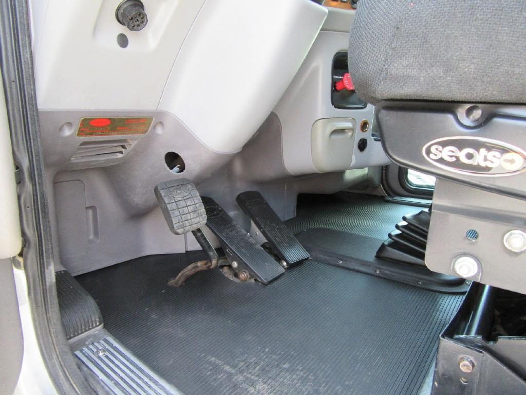 2006 Peterbilt 378 Sleeper tractor