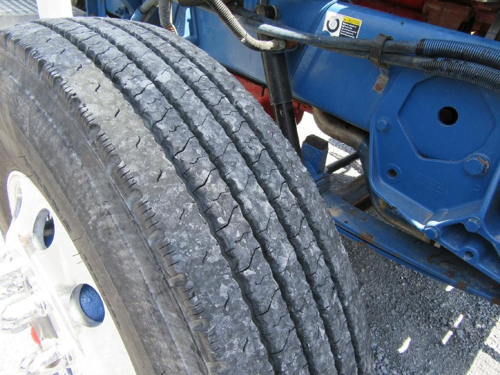 2006 Peterbilt 378 Sleeper tractor