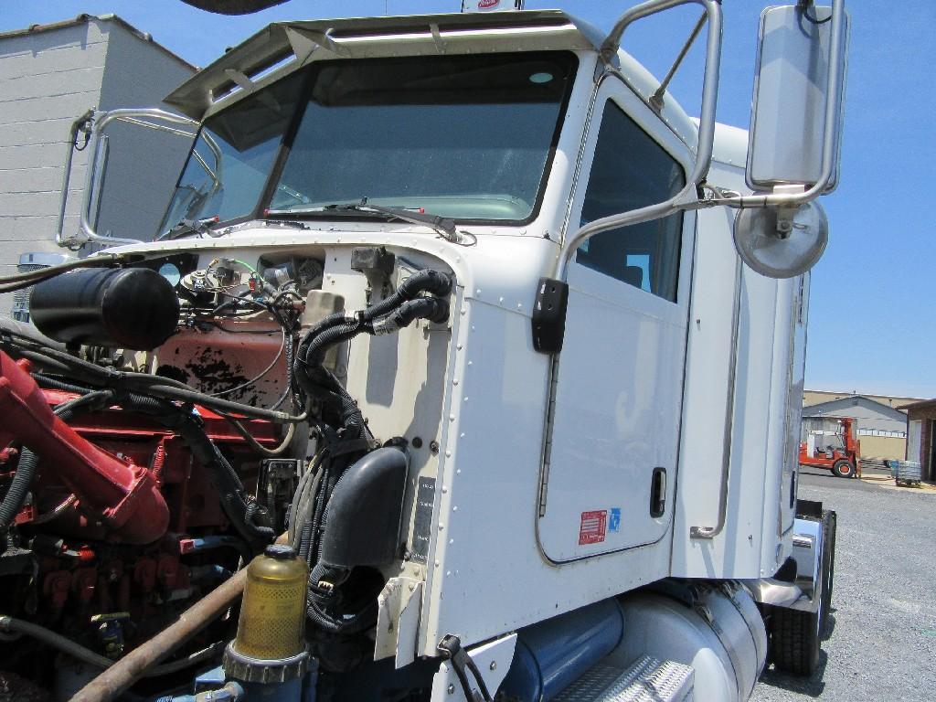 2006 Peterbilt 378 Sleeper tractor