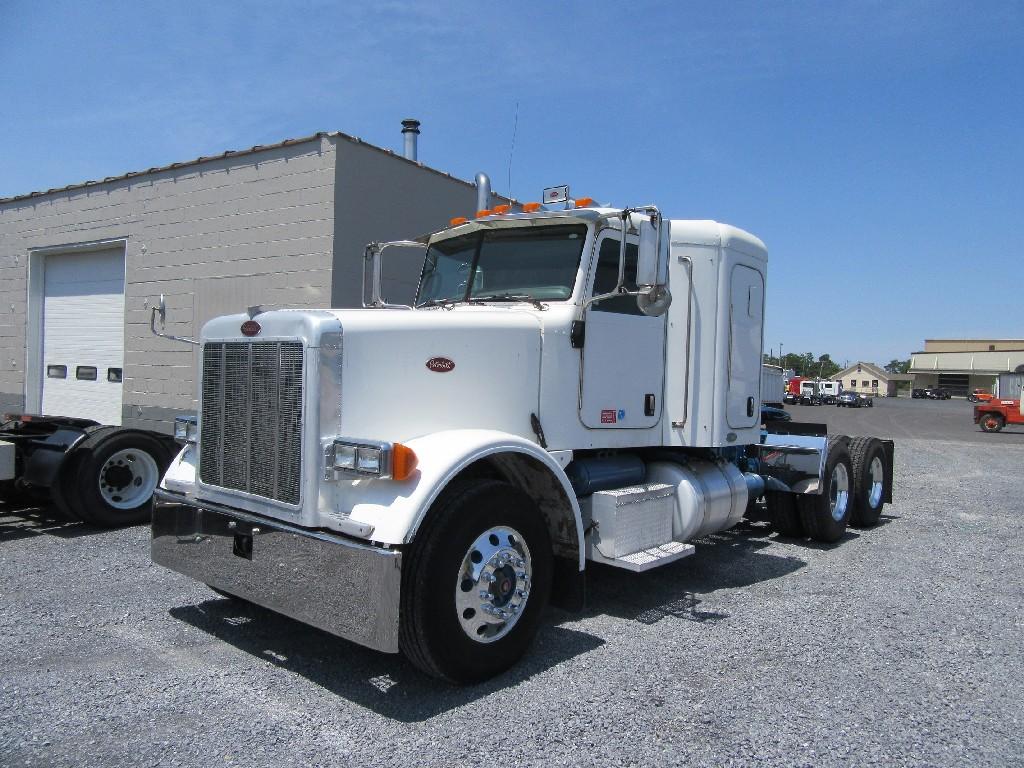 2006 Peterbilt 378 Sleeper tractor