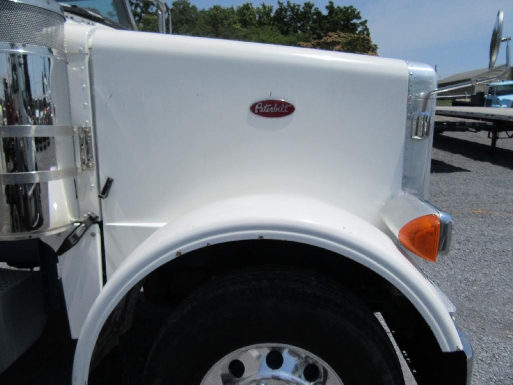 2006 Peterbilt 378 Sleeper tractor