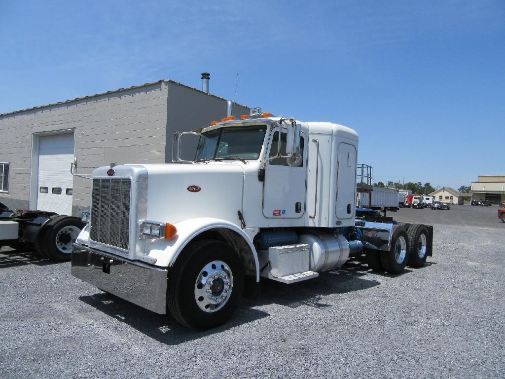 2006 Peterbilt 378 Sleeper tractor