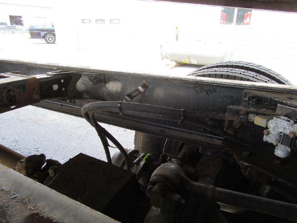 2007 Freightliner M2-106 silage/grain dump
