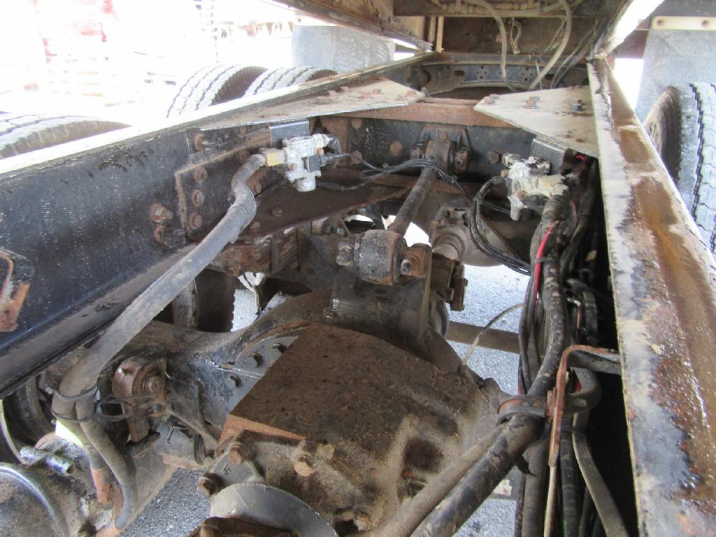 2007 Freightliner M2-106 silage/grain dump