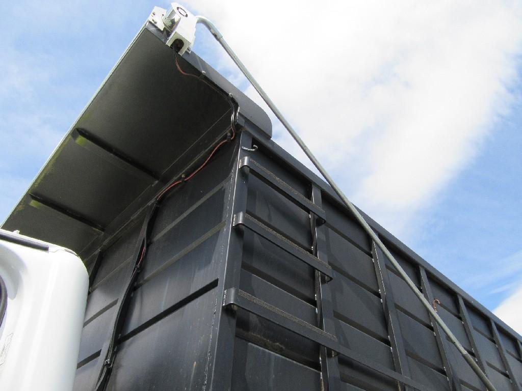 2007 Freightliner M2-106 silage/grain dump