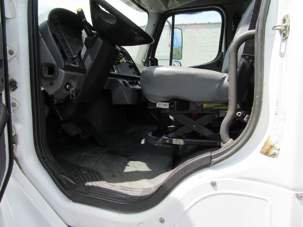 2007 Freightliner M2-106 silage/grain dump