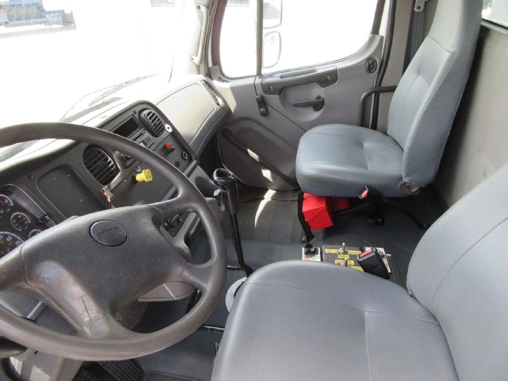 2007 Freightliner M2-106 silage/grain dump