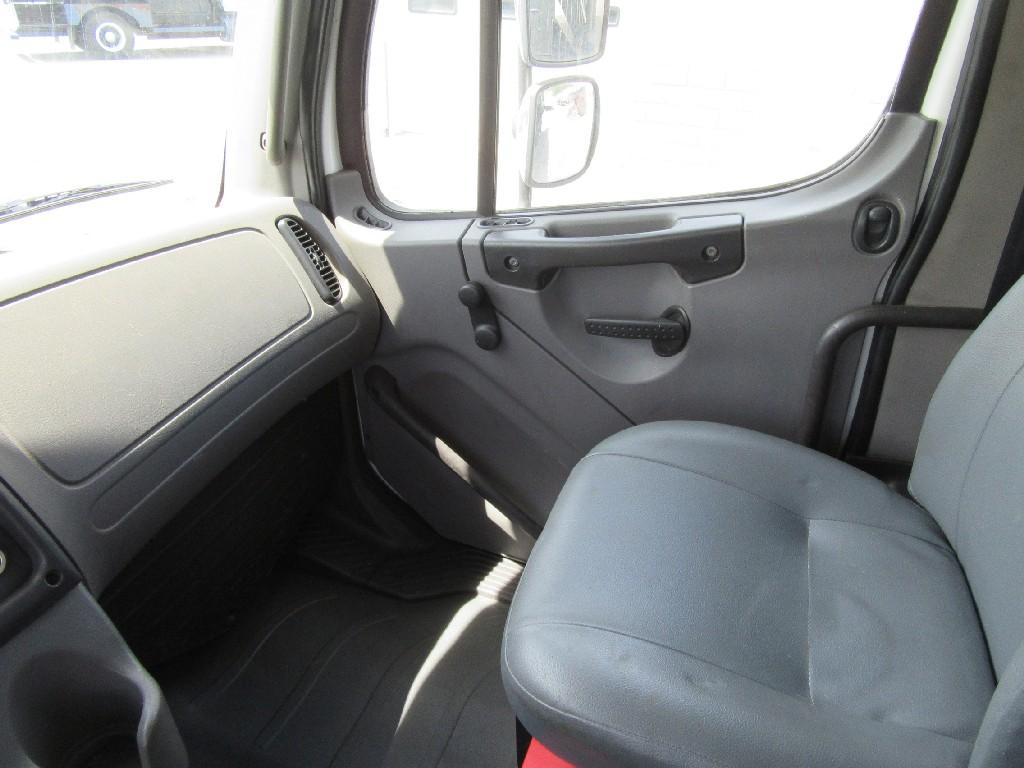 2007 Freightliner M2-106 silage/grain dump