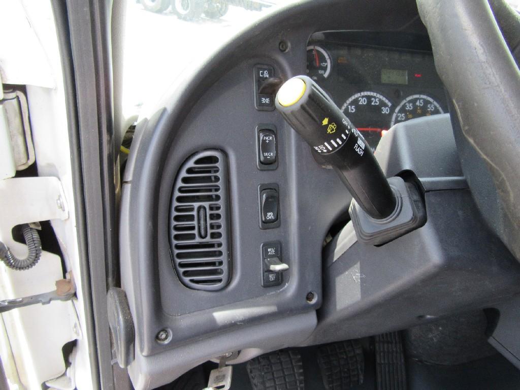 2007 Freightliner M2-106 silage/grain dump