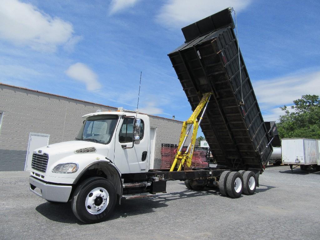 2007 Freightliner M2-106 silage/grain dump