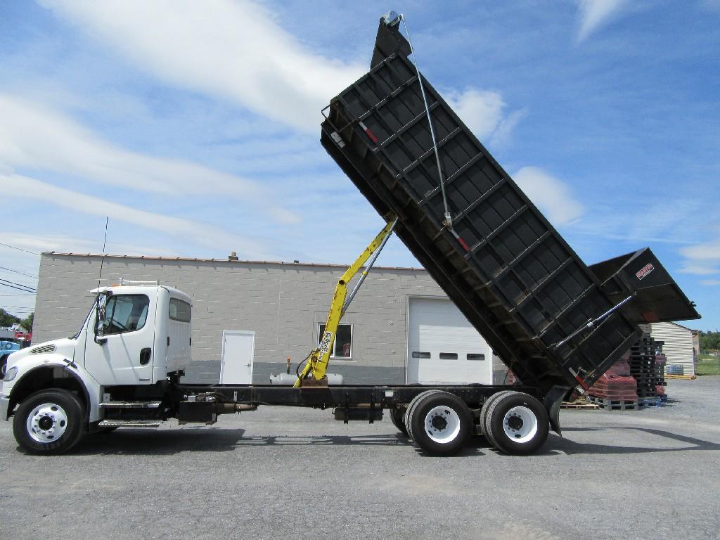 2007 Freightliner M2-106 silage/grain dump