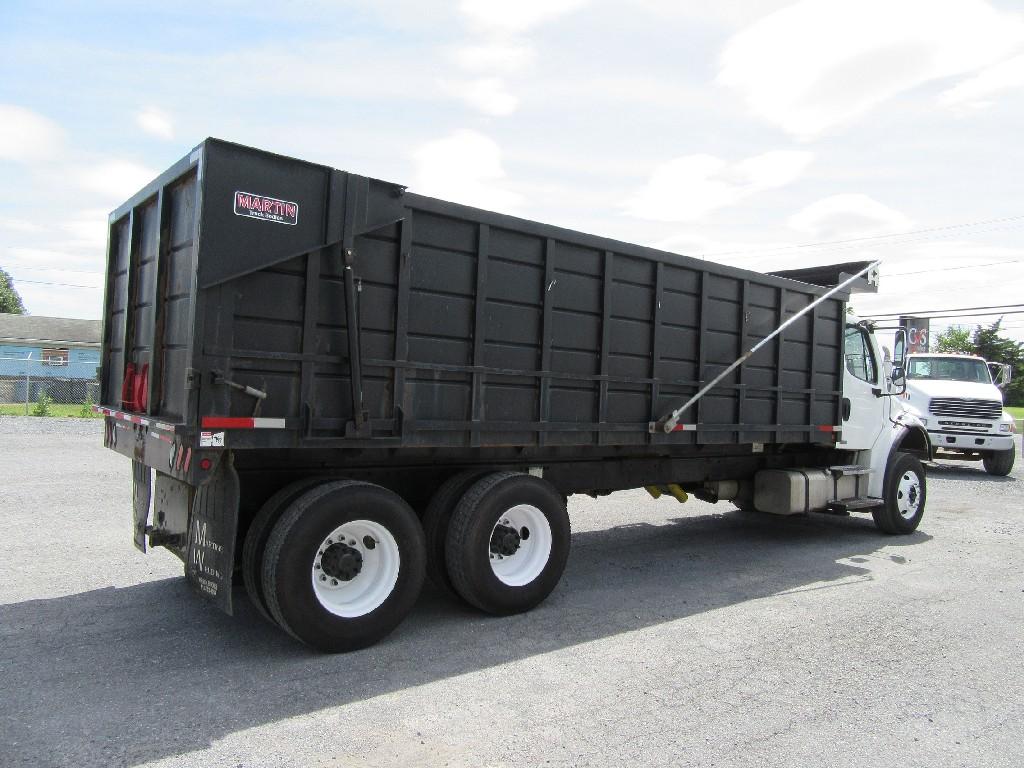 2007 Freightliner M2-106 silage/grain dump