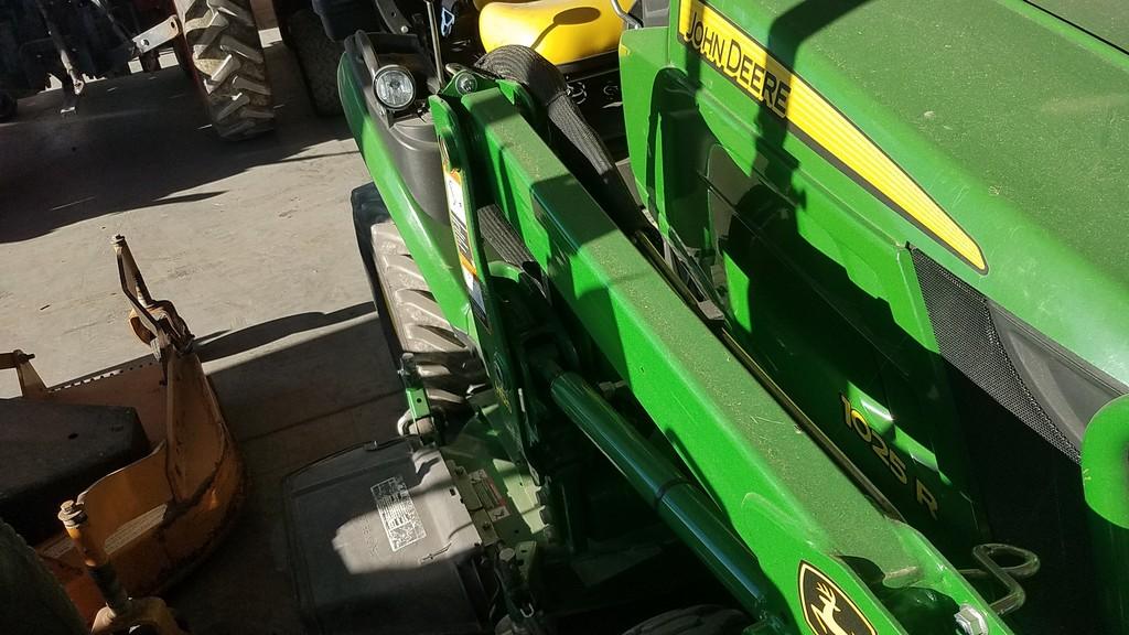 John Deere 1025R Compact Loader Tractor