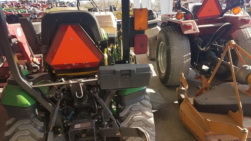 John Deere 1025R Compact Loader Tractor