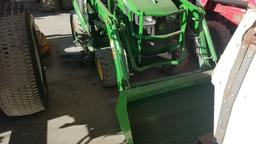 John Deere 1025R Compact Loader Tractor