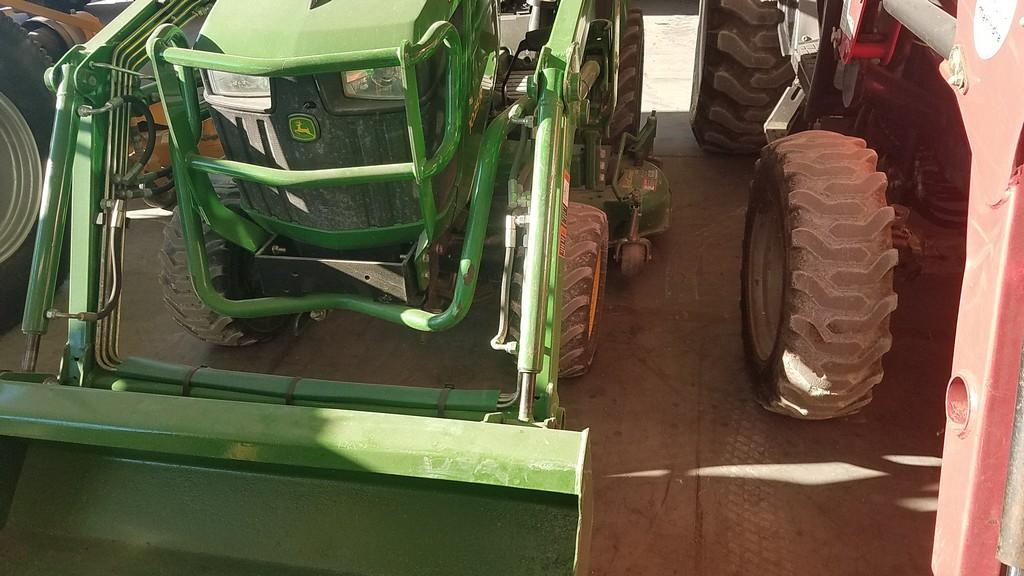 John Deere 1025R Compact Loader Tractor