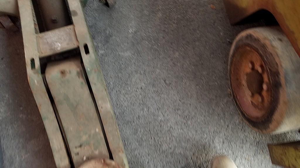 Weaver  Floor Jack