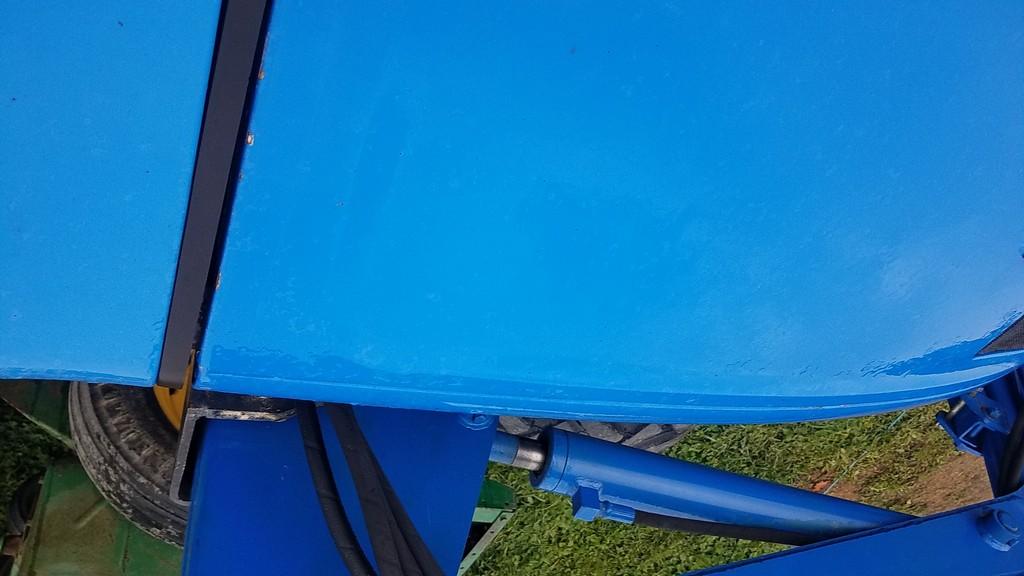 New Holland TN70DA Loader Tractor