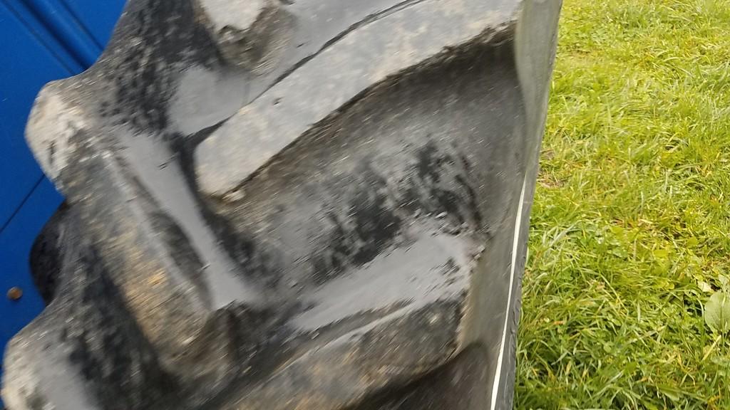 New Holland TN70DA Loader Tractor