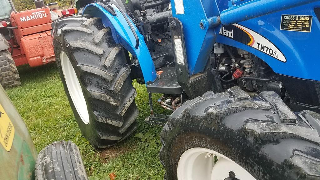 New Holland TN70DA Loader Tractor