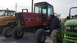 International 5288 Cab Tractor