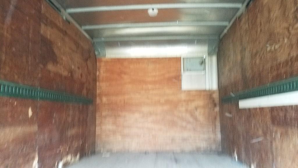 2000 Isuzu  Box truck 'Title'