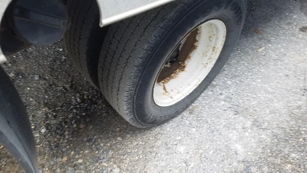 2000 Isuzu  Box truck 'Title'
