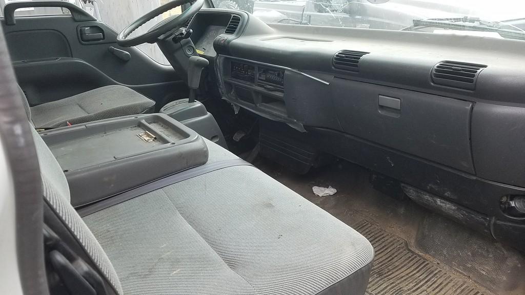 2000 Isuzu  Box truck 'Title'