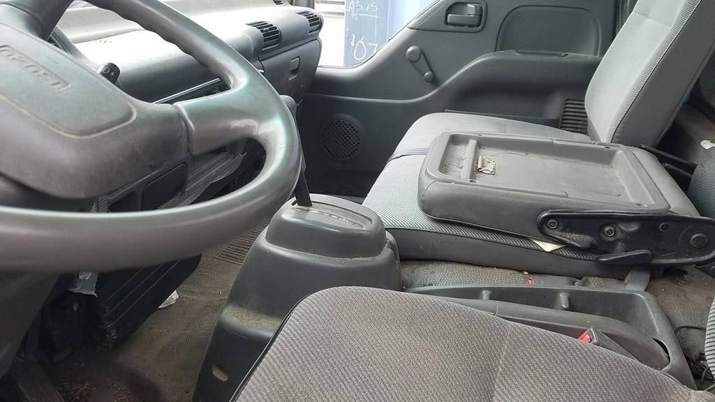2000 Isuzu  Box truck 'Title'