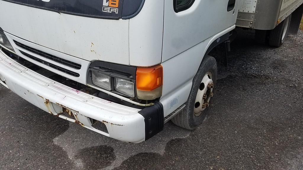 2000 Isuzu  Box truck 'Title'