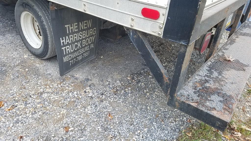 2000 Isuzu  Box truck 'Title'