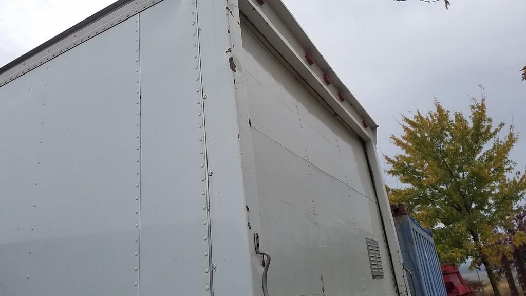 2000 Isuzu  Box truck 'Title'