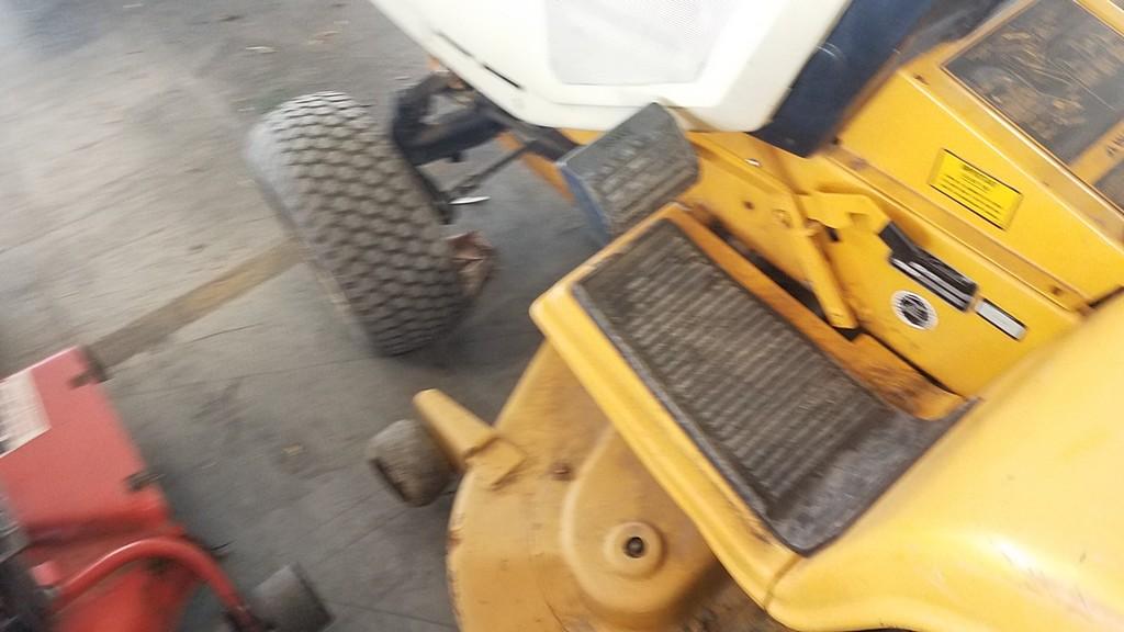 Cub Cadet 1440 Riding Tractor
