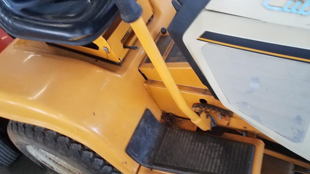 Cub Cadet 1440 Riding Tractor