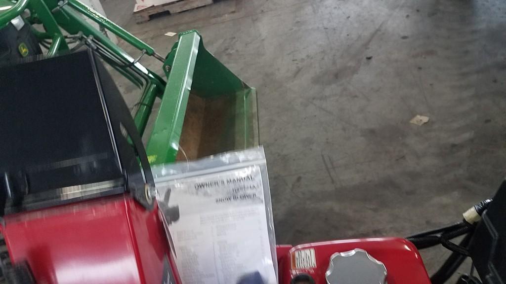 Honda HSS724A Track Snow Blower 'LIKE NEW'