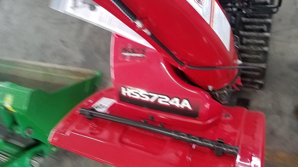 Honda HSS724A Track Snow Blower 'LIKE NEW'