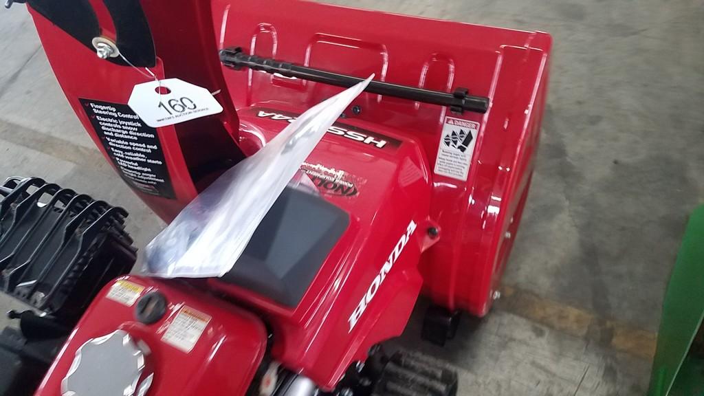Honda HSS724A Track Snow Blower 'LIKE NEW'