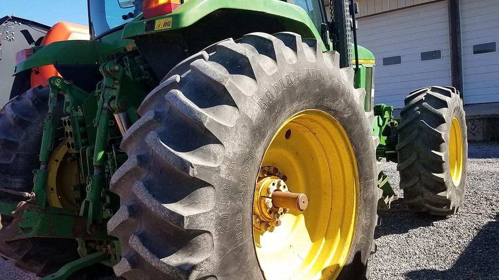 John Deere 7700 Cab Tractor