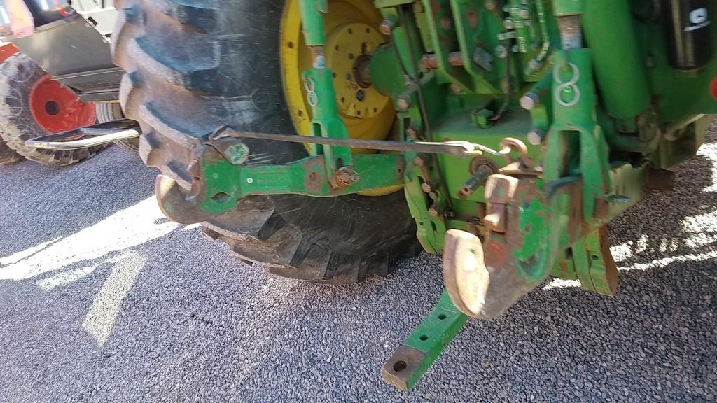 John Deere 7700 Cab Tractor